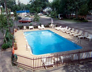 Knight's Inn pool